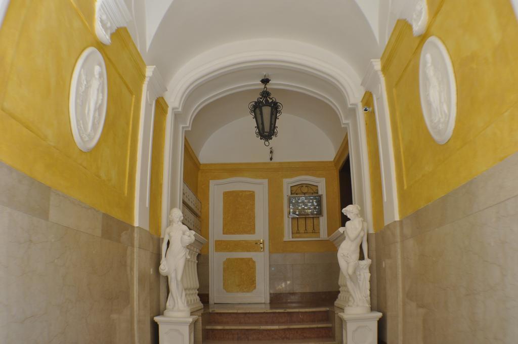 Amico Hotel