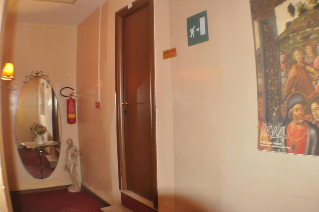 Amico Hotel 2*